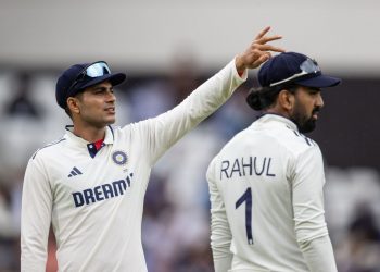 Shubman Gill, KL Rahul caught dancing at slips