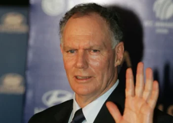 Chappell steers clear of India controversy