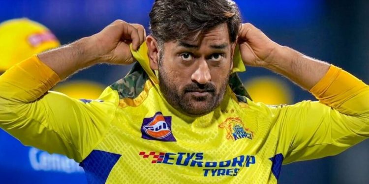 Dhoni in MI Tank-Top Sparks Buzz Ahead of IPL 2026 Auction