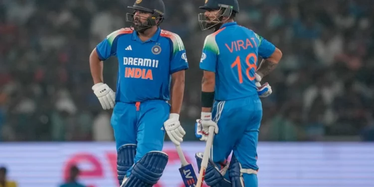 Virat Kohli’s Heartwarming Gesture With Indian Flag Goes Viral 1 Virat Kohli’s Heartwarming Gesture With Indian Flag Goes Viral