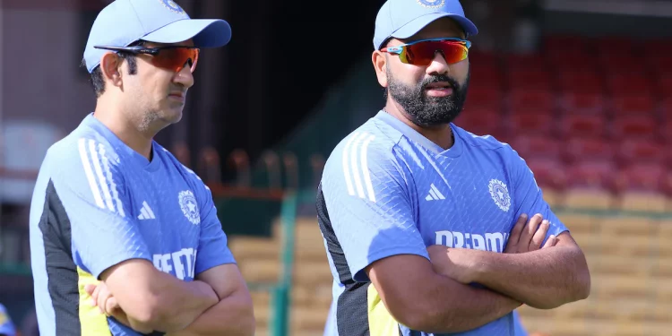 Rohit Sharma, Gautam Gambhir Hold Tactical Talk During Practice in Perth 1 Rohit Sharma, Gautam Gambhir Hold Tactical Talk During Practice in Perth