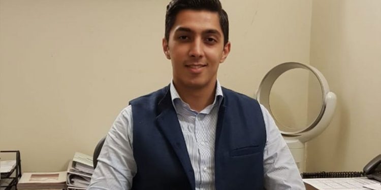PCB Embarrassed as Ali Tareen Tears Legal Notice on Camera 1 PCB Embarrassed as Ali Tareen Tears Legal Notice on Camera