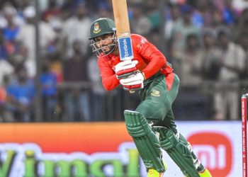 Mehidy urges Bangladesh to bat complete 50 overs