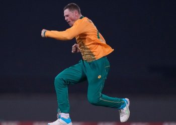 Hendricks, Linde star as SA go 1-0 up