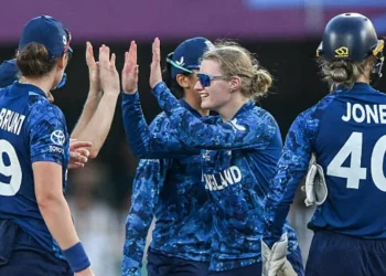 England overpower South Africa with Smith, Jones brilliance