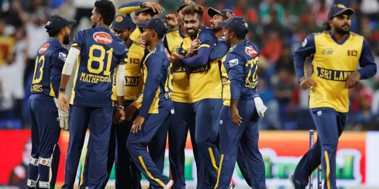 Ranatunga furious: ‘Learn how to face the ball’ 1 Ranatunga furious: ‘Learn how to face the ball’