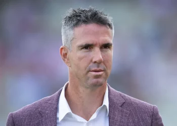 Pietersen Trolls Batters After Two-Day Ashes