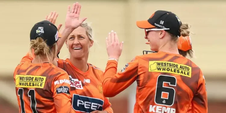 Devine Powers Scorchers Past Renegades 1 Devine Powers Scorchers Past Renegades