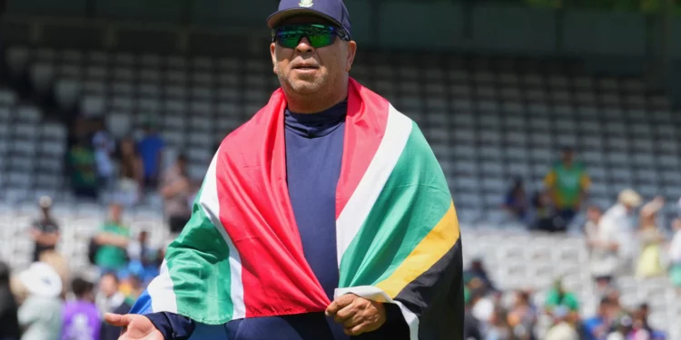 Conrad’s ‘Grovel’ Jibe Draws Fire from SA Pacer
