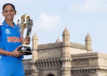 Harmanpreet Kaur’s Dhoni-Style Trophy Moment at Gateway of India