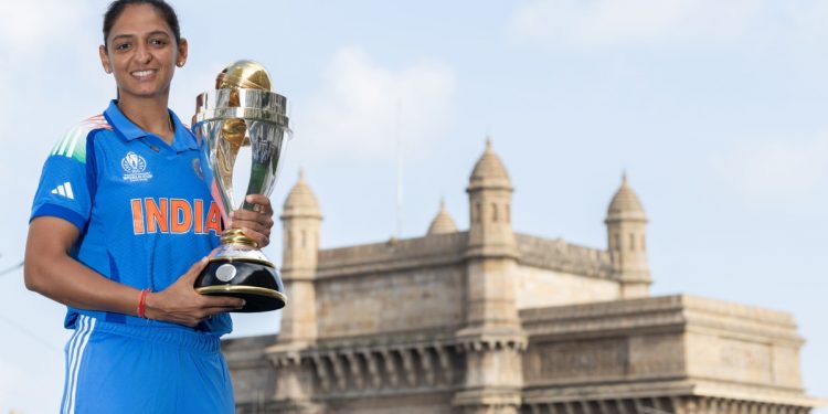 Harmanpreet Kaur’s Dhoni-Style Trophy Moment at Gateway of India 1 Harmanpreet Kaur’s Dhoni-Style Trophy Moment at Gateway of India