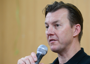 Brett Lee Pushes for Doggett to Start the Attack