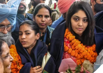 Amanjot Kaur, Harleen Deol receive grand welcome in Mohali