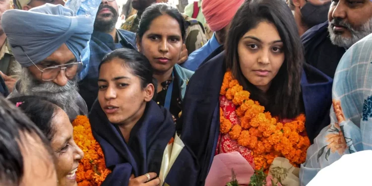 Amanjot Kaur, Harleen Deol receive grand welcome in Mohali 1 Amanjot Kaur, Harleen Deol receive grand welcome in Mohali