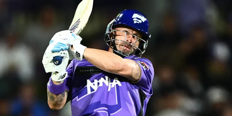 Wade Stars in Hurricanes’ Win Over Renegades 1 Wade Stars in Hurricanes’ Win Over Renegades