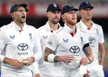 Ashes Hopes on the Brink for England
