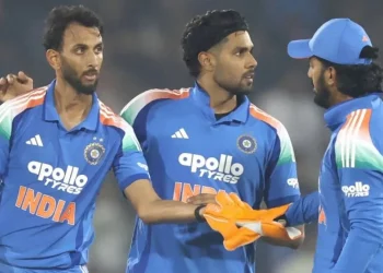 KL Rahul loses cool, scolds Prasidh for not following plans