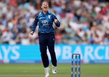 Linsey Smith earns first England central contract