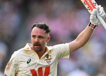 Warner Says Head at No.5 Hurts England More