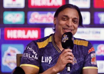 Shoaib Akhtar Targets Winning Mindset at Dhaka Capitals