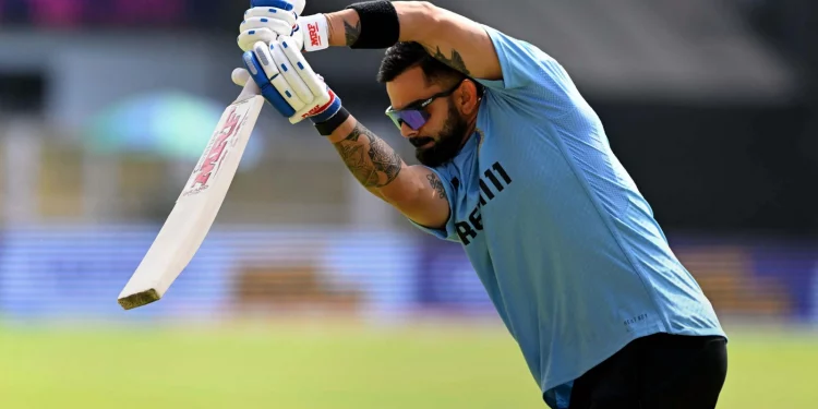 Kohli Caught in Serious Talk with Selector