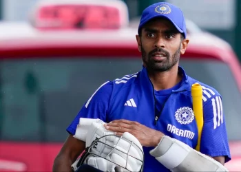 Abhimanyu Easwaran run out bizarrely