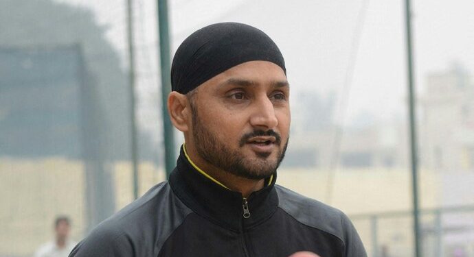 Harbhajan sees no need for split-coaching
