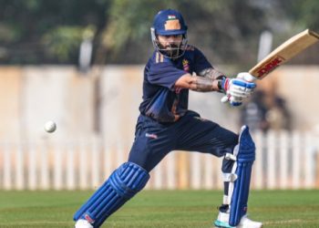 Kohli Absence Hurts Delhi